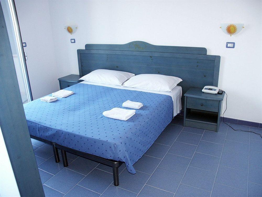 Oasi Azzurra Lejlighedshotel Messina Eksteriør billede