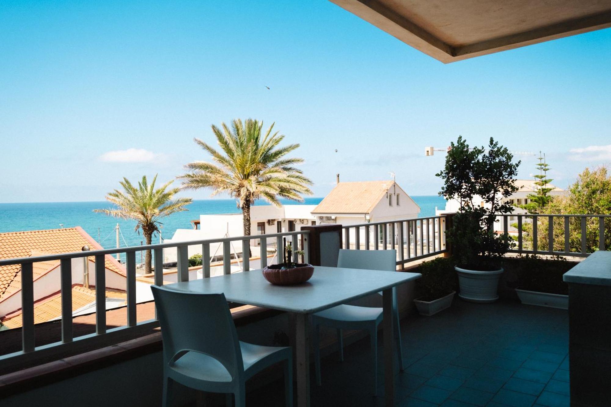 Oasi Azzurra Lejlighedshotel Messina Eksteriør billede