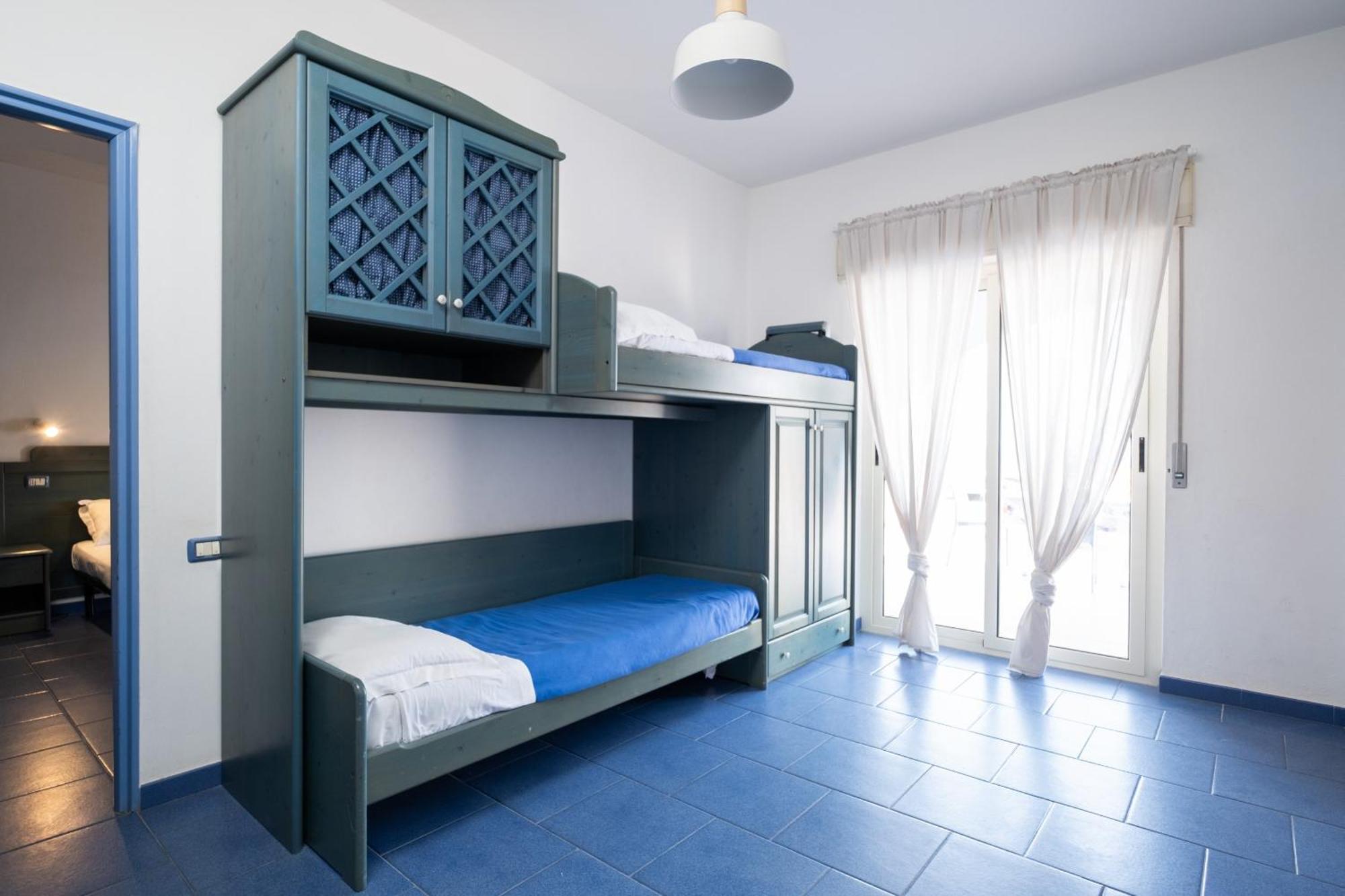 Oasi Azzurra Lejlighedshotel Messina Eksteriør billede