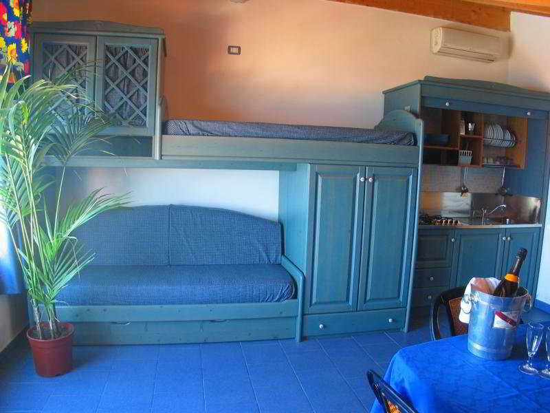 Oasi Azzurra Lejlighedshotel Messina Eksteriør billede