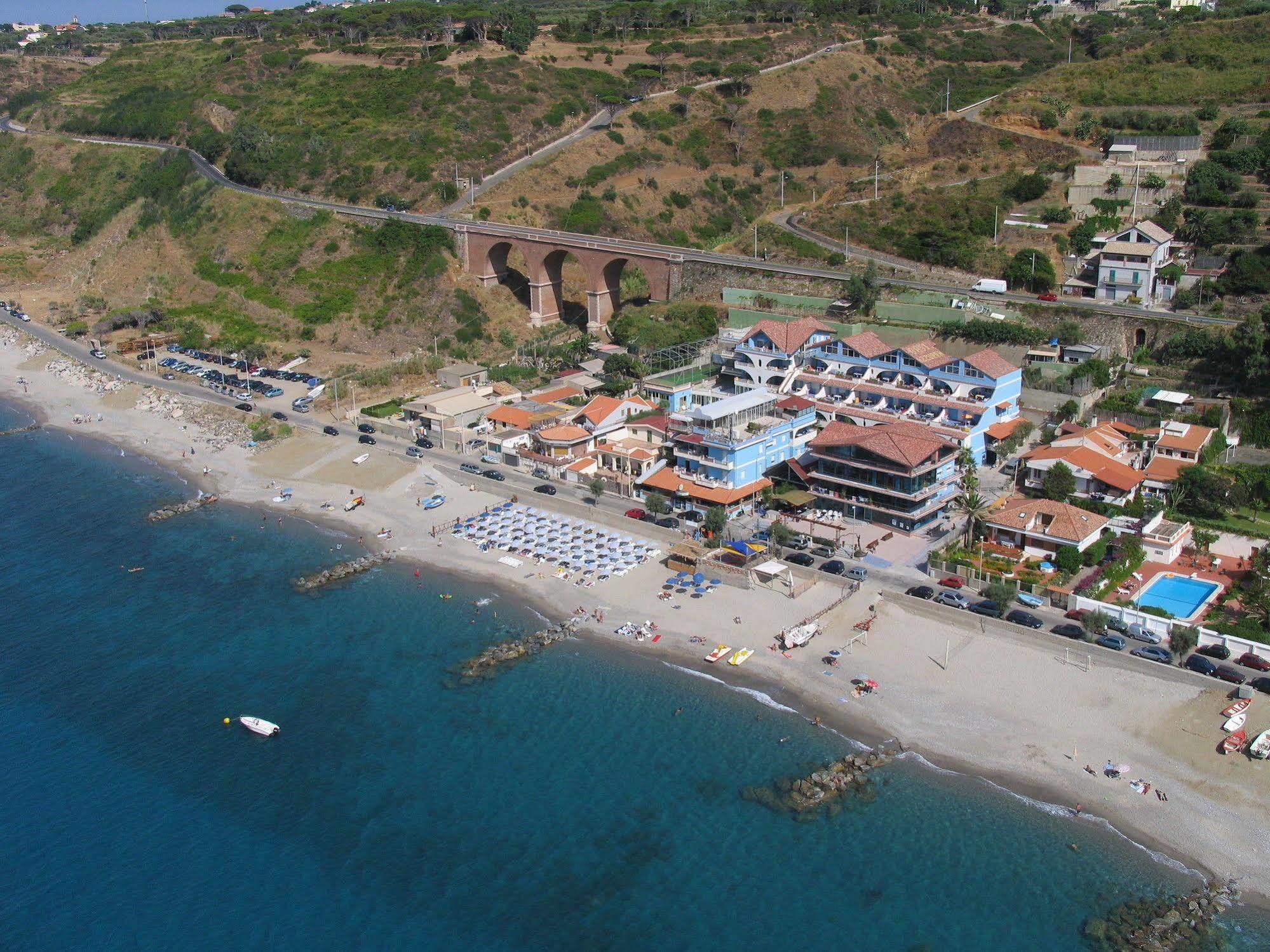 Oasi Azzurra Lejlighedshotel Messina Eksteriør billede